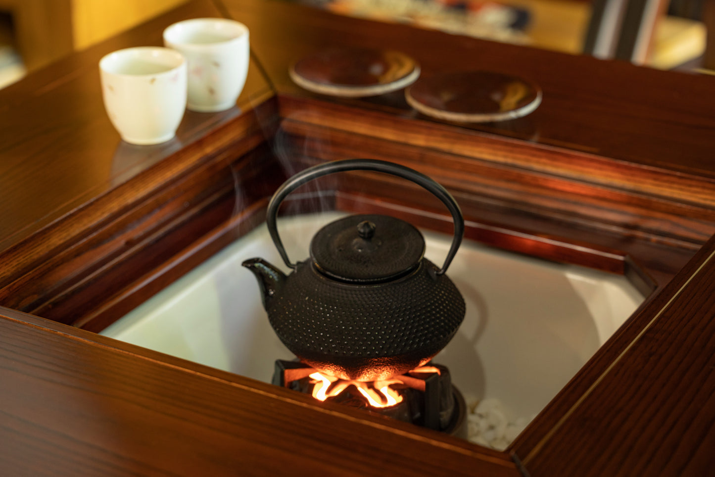 開閉式火鉢テーブル